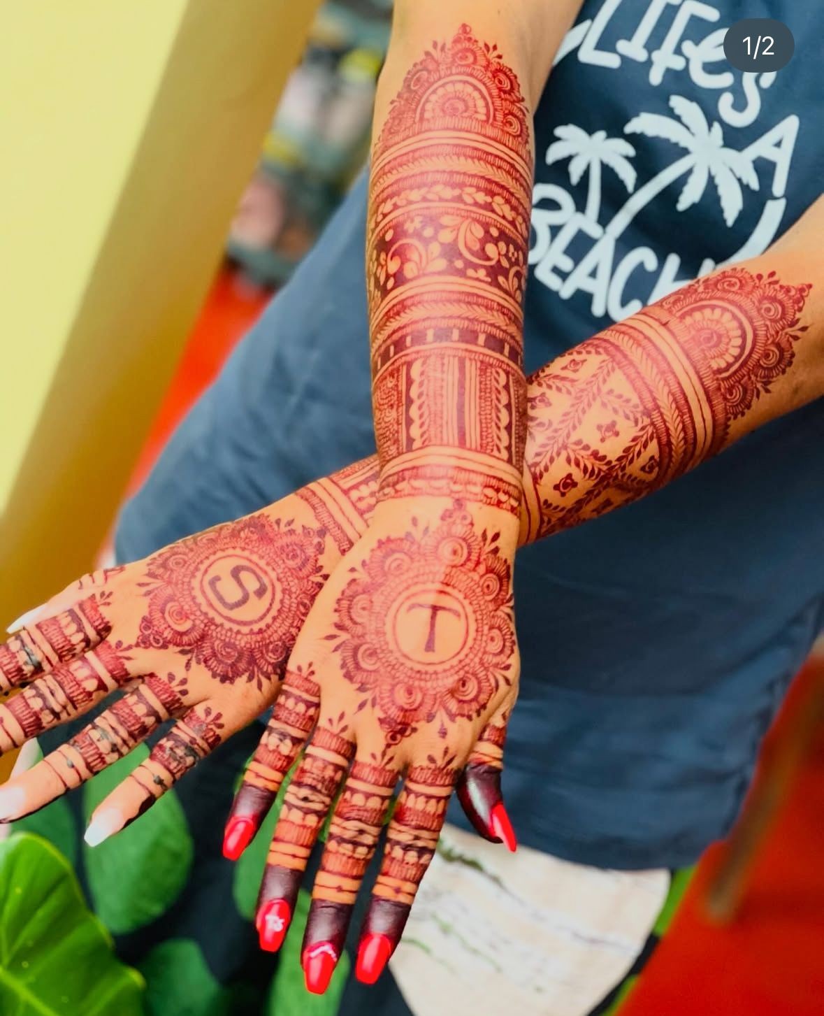 Custom Mehendi design created based on client request.